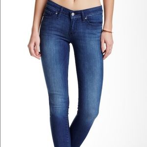 LEVI’S jeans 711 mid rise